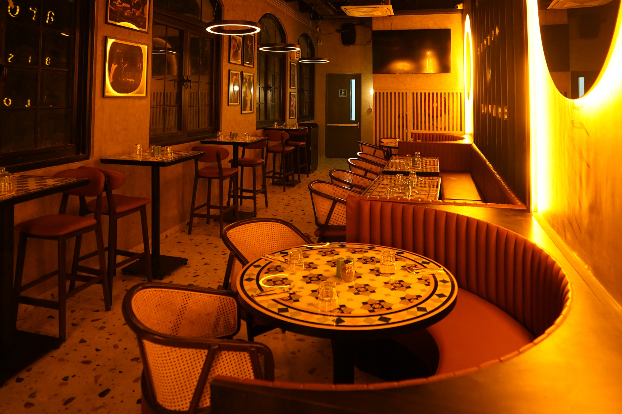Aromas Cafe & Lounge